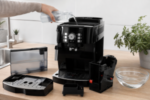 Comment détartrer la machine à café Delonghi Magnifica S ?