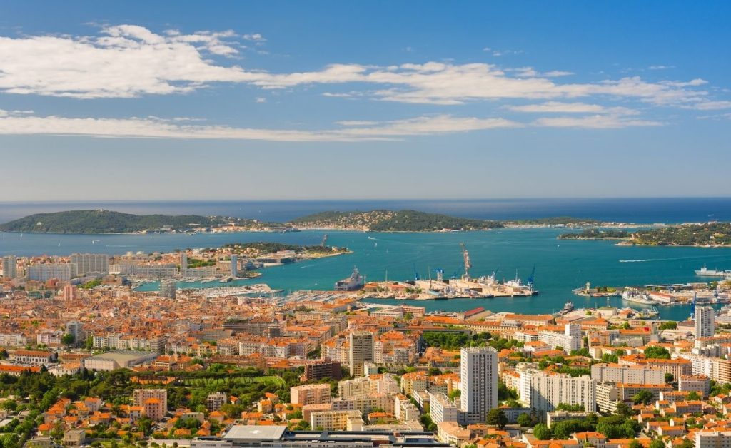Les meilleurs bars de Toulon : où sortir boire un verre en centre-ville et au Mourillon ?